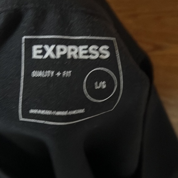 Express Boston Celtics Gold Logo T-Shirt - Picture 5 of 5